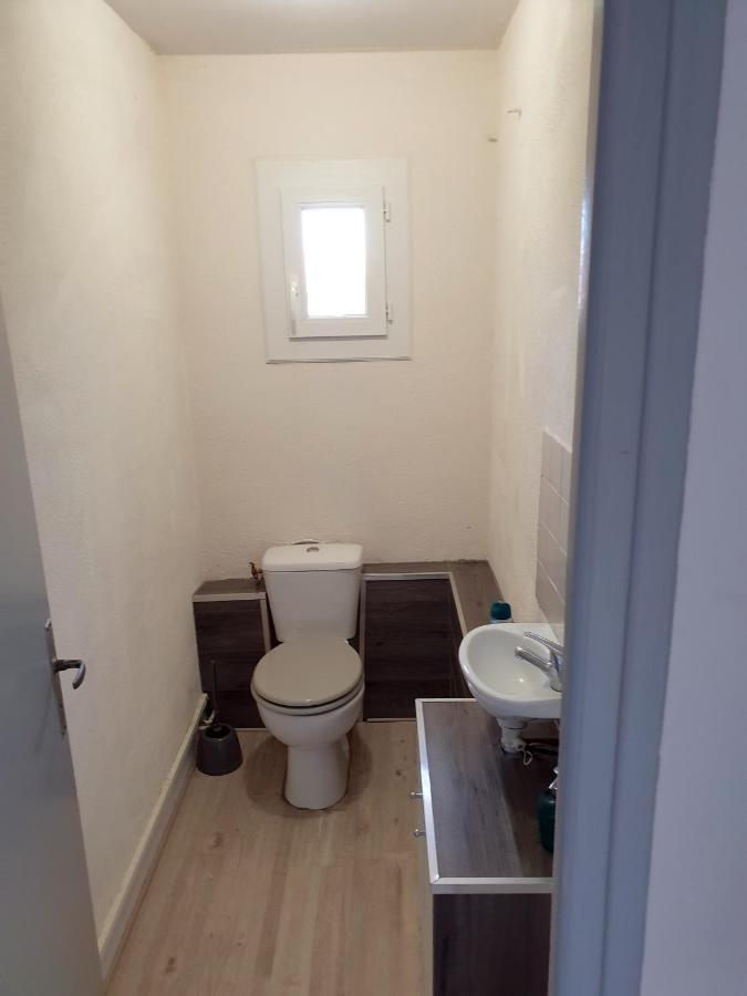 Appartement 62 M2 1Er Etage Avec Jardin Au Rdc Saint-Genis-des-Fontaines ภายนอก รูปภาพ